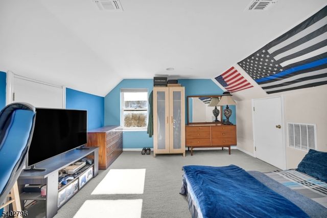 48 Main Ave, Wallington Boro, NJ 07057