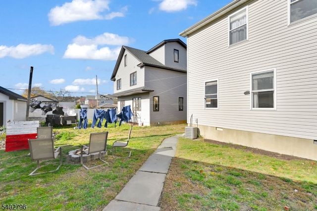 48 Main Ave, Wallington Boro, NJ 07057