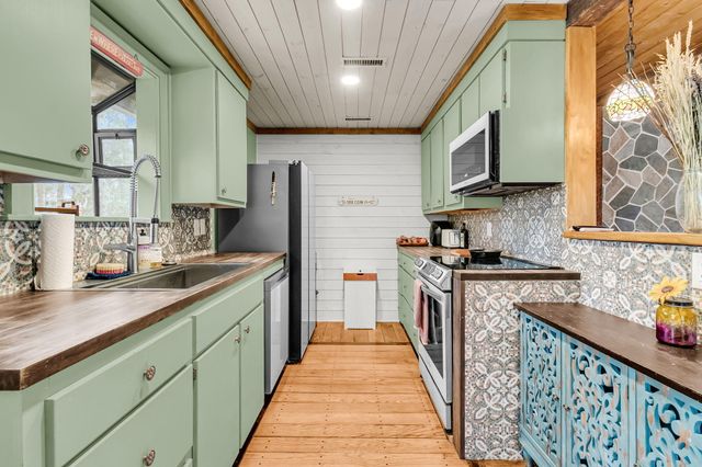 7769 Old Jacksonboro Road, Adams Run, SC 29426