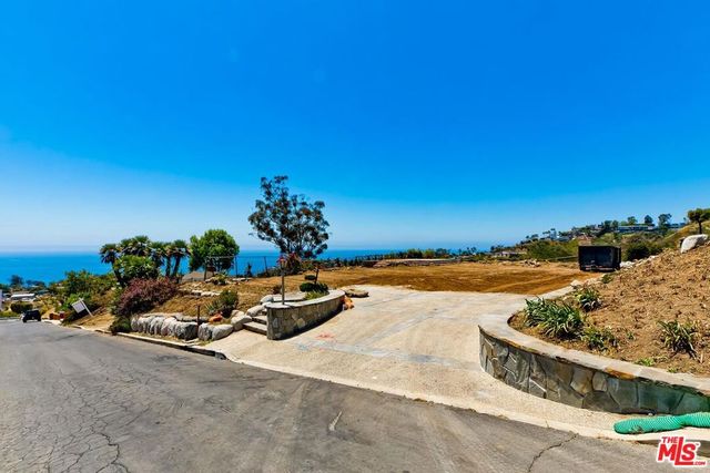 737 Enchanted Way, Pacific Palisades, CA 90272
