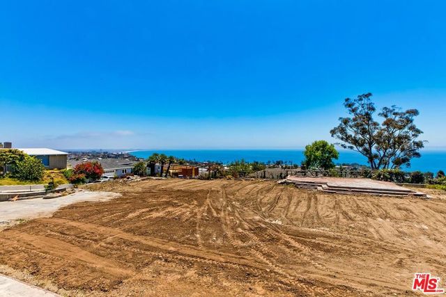 737 Enchanted Way, Pacific Palisades, CA 90272
