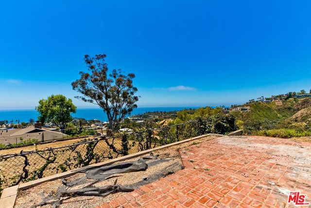 737 Enchanted Way, Pacific Palisades, CA 90272