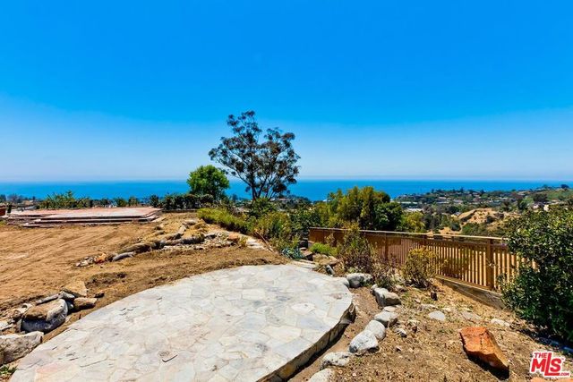 737 Enchanted Way, Pacific Palisades, CA 90272