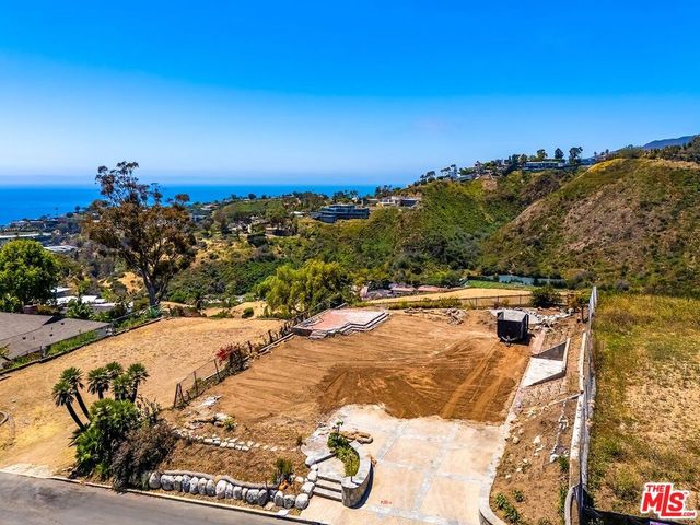 737 Enchanted Way, Pacific Palisades, CA 90272