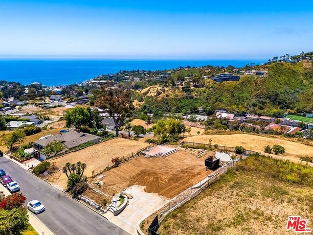 737 Enchanted Way, Pacific Palisades, CA 90272