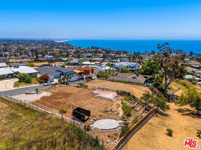 737 Enchanted Way, Pacific Palisades, CA 90272