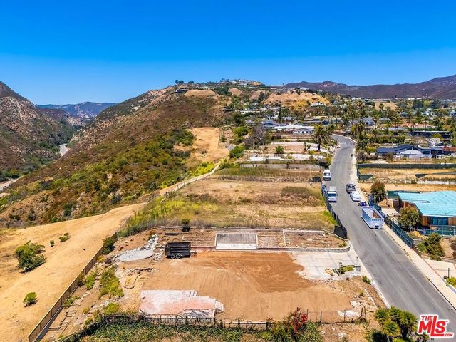 737 Enchanted Way, Pacific Palisades, CA 90272