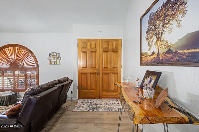 4555 W ECHO Lane, Glendale, AZ 85302