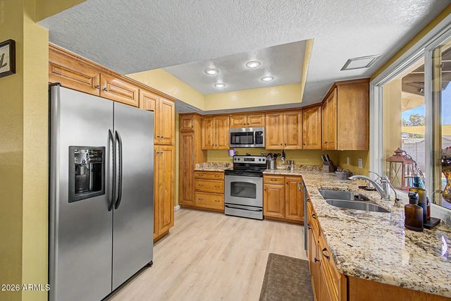 4555 W ECHO Lane, Glendale, AZ 85302
