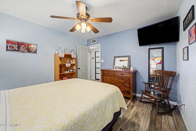 4555 W ECHO Lane, Glendale, AZ 85302