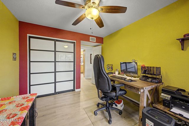 4555 W ECHO Lane, Glendale, AZ 85302