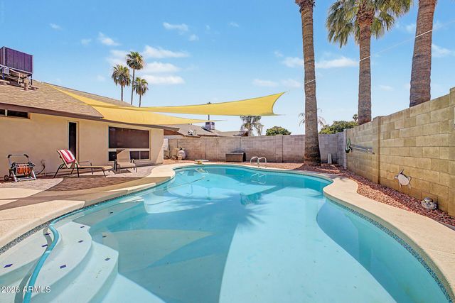 4555 W ECHO Lane, Glendale, AZ 85302
