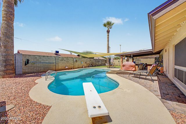 4555 W ECHO Lane, Glendale, AZ 85302