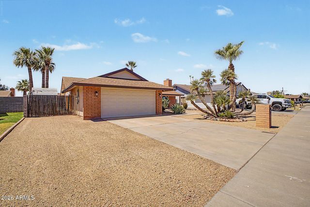 4555 W ECHO Lane, Glendale, AZ 85302