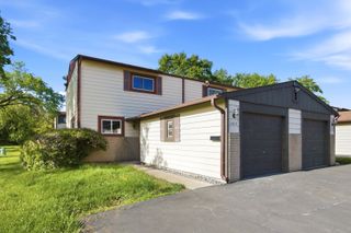1213 Cedarwood Drive A, Crest Hill, IL 60403