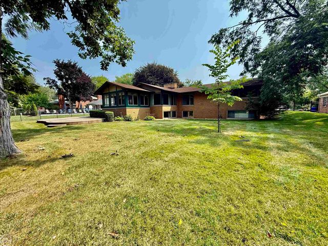 190 S Wilson Boulevard, Mount Clemens, MI 48043