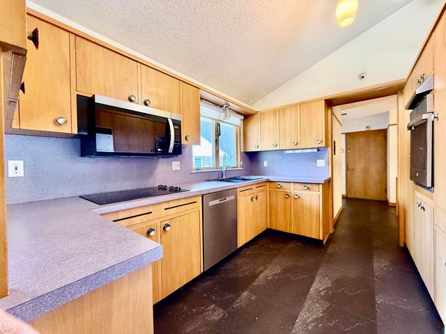 190 S Wilson Boulevard, Mount Clemens, MI 48043