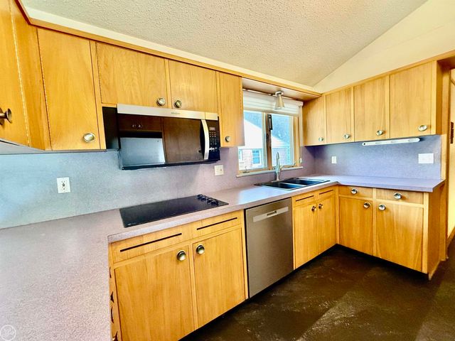190 S Wilson Boulevard, Mount Clemens, MI 48043
