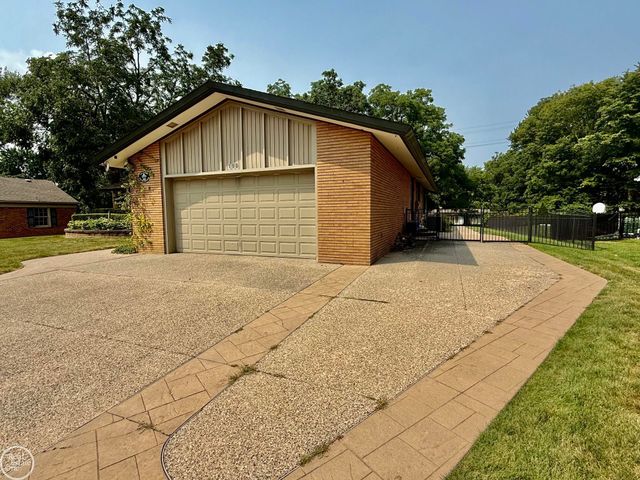 190 S Wilson Boulevard, Mount Clemens, MI 48043