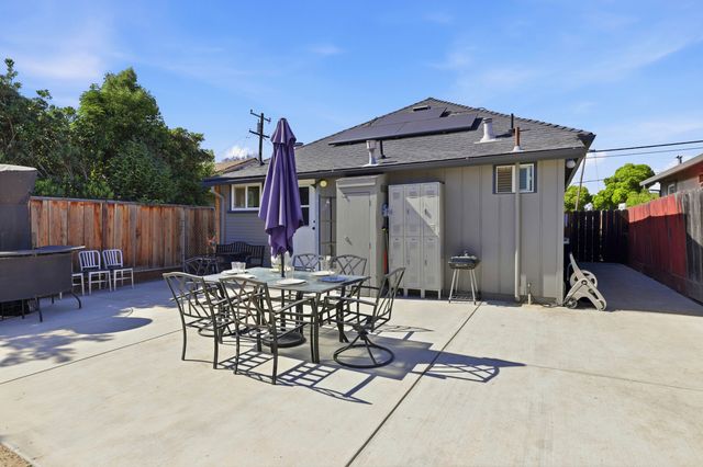 827 Central Avenue, Hollister, CA 95023