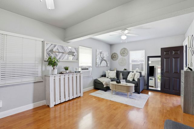 827 Central Avenue, Hollister, CA 95023