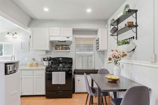 827 Central Avenue, Hollister, CA 95023