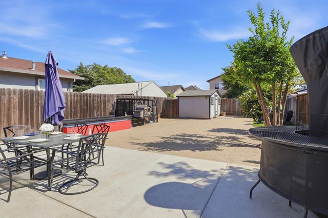 827 Central Avenue, Hollister, CA 95023