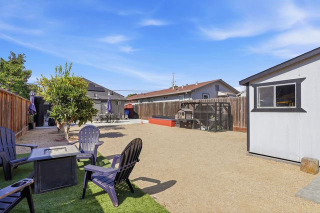 827 Central Avenue, Hollister, CA 95023