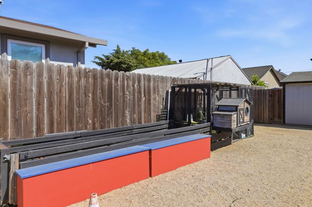 827 Central Avenue, Hollister, CA 95023