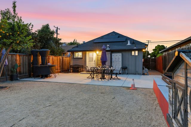 827 Central Avenue, Hollister, CA 95023