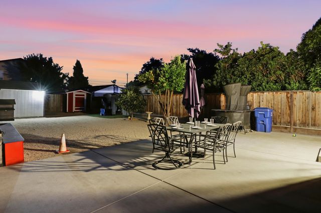 827 Central Avenue, Hollister, CA 95023