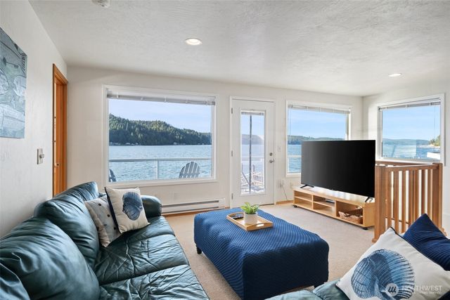 9451 E State Route 106, Union, WA 98592