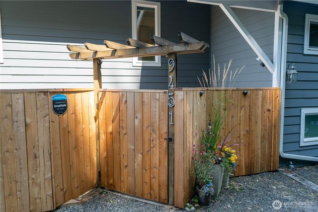 9451 E State Route 106, Union, WA 98592