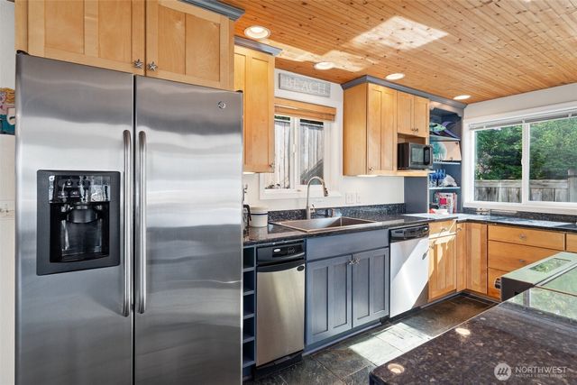 9451 E State Route 106, Union, WA 98592
