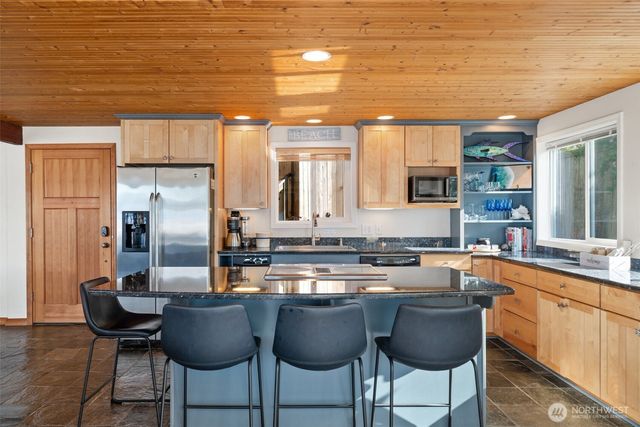 9451 E State Route 106, Union, WA 98592