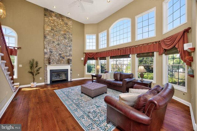552 LONGFELLOW LN, Harleysville, PA 19438