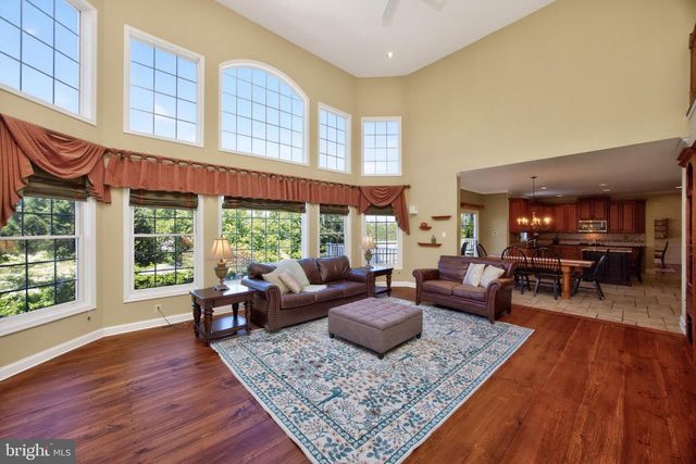 552 LONGFELLOW LN, Harleysville, PA 19438