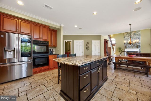552 LONGFELLOW LN, Harleysville, PA 19438