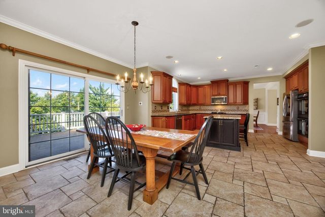 552 LONGFELLOW LN, Harleysville, PA 19438