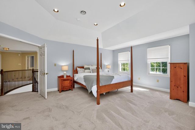 552 LONGFELLOW LN, Harleysville, PA 19438