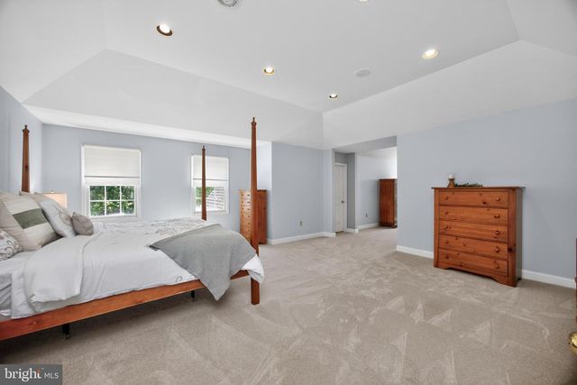 552 LONGFELLOW LN, Harleysville, PA 19438