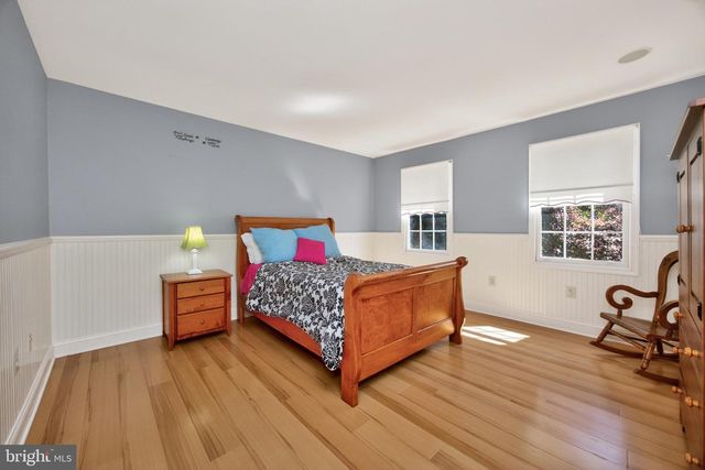 552 LONGFELLOW LN, Harleysville, PA 19438