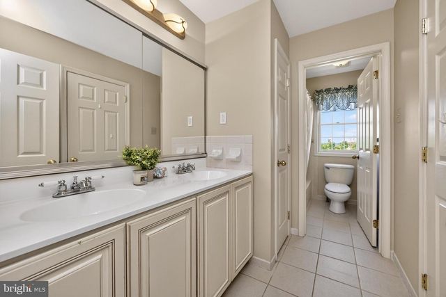 552 LONGFELLOW LN, Harleysville, PA 19438