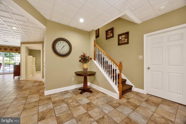552 LONGFELLOW LN, Harleysville, PA 19438
