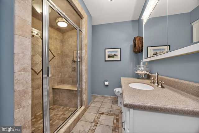 552 LONGFELLOW LN, Harleysville, PA 19438