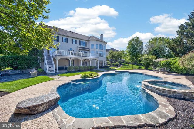 552 LONGFELLOW LN, Harleysville, PA 19438