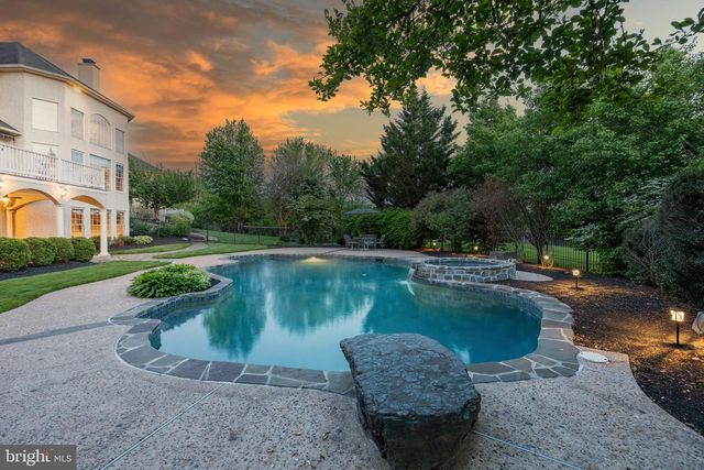552 LONGFELLOW LN, Harleysville, PA 19438