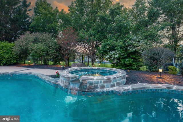 552 LONGFELLOW LN, Harleysville, PA 19438