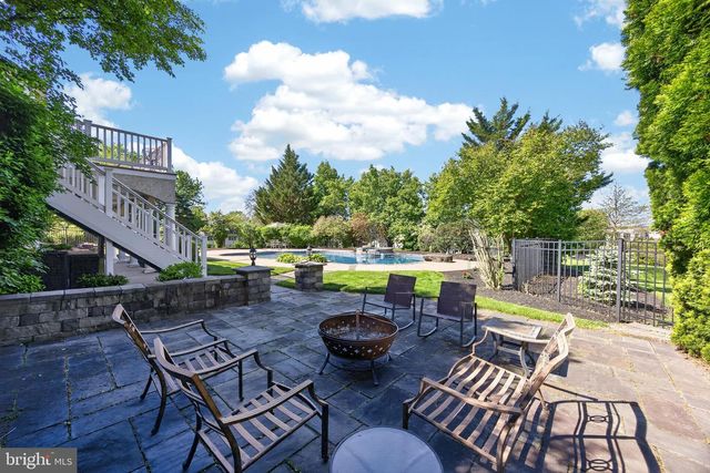 552 LONGFELLOW LN, Harleysville, PA 19438