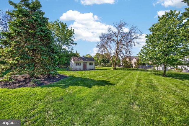 552 LONGFELLOW LN, Harleysville, PA 19438